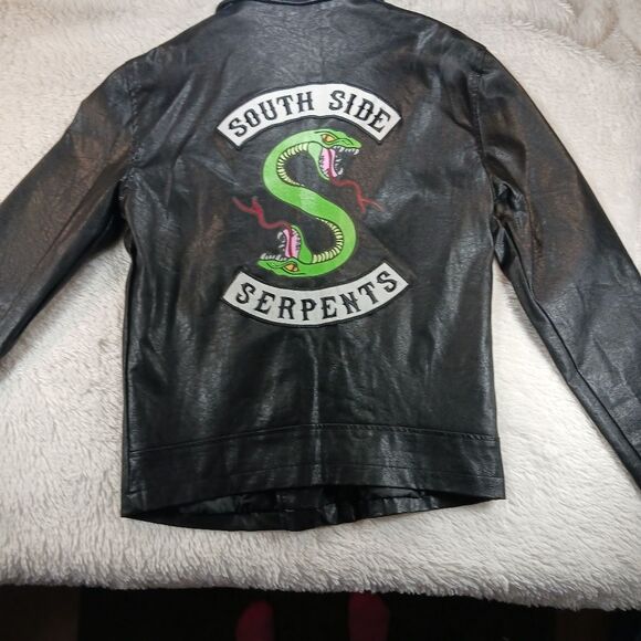 Spirit Halloween Archie Comics Riverdale Southside Serpents Leather Jacket XS. - Picture 14 of 15